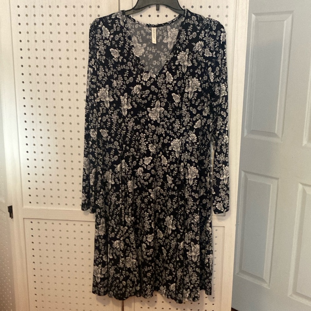 mia & tess Fit and Flare Navy Blue V Neck Dress with Long Sleeves